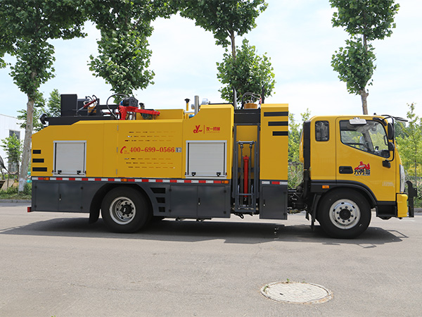 瀝青路面養護車